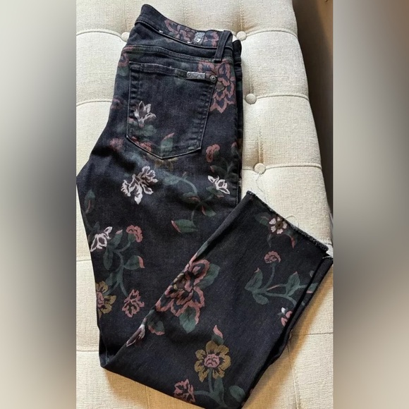 7 For All Mankind Roxette Crop Straight Leg Black Floral Denim Jeans size 28 - Picture 2 of 7